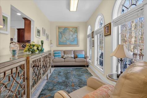 108 Woods Lane Colonie NY 12204