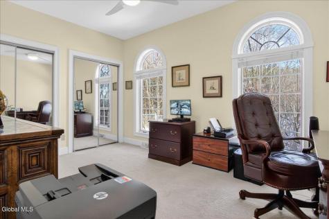 108 Woods Lane Colonie NY 12204