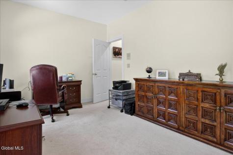 108 Woods Lane Colonie NY 12204
