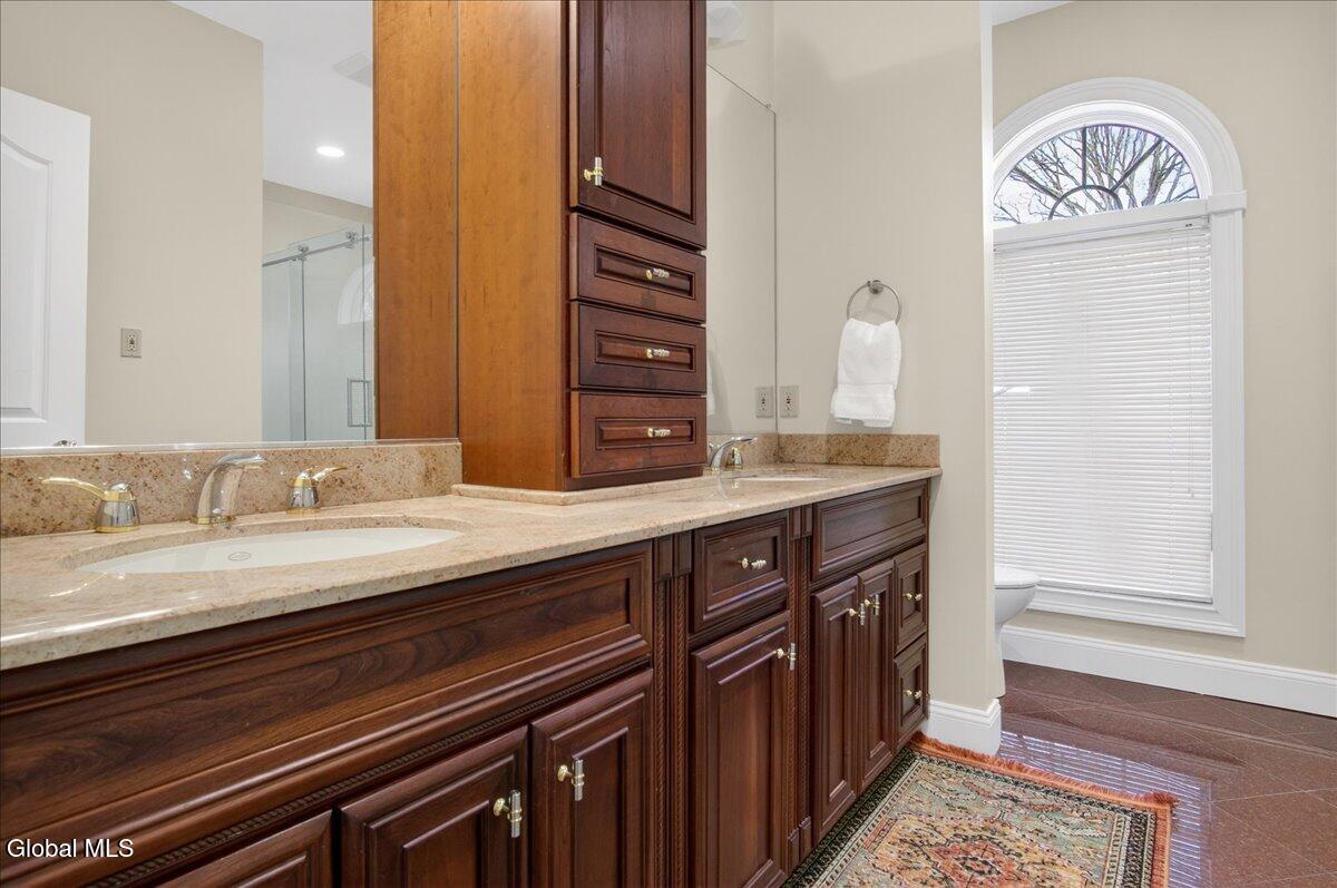 108 Woods Lane Colonie NY 12204