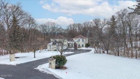 108 Woods Lane Colonie NY 12204