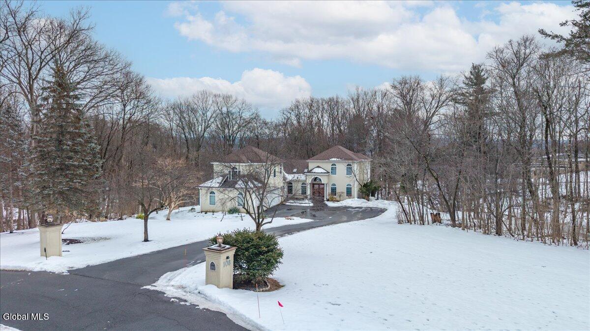 108 Woods Lane Colonie NY 12204