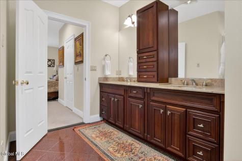 108 Woods Lane Colonie NY 12204