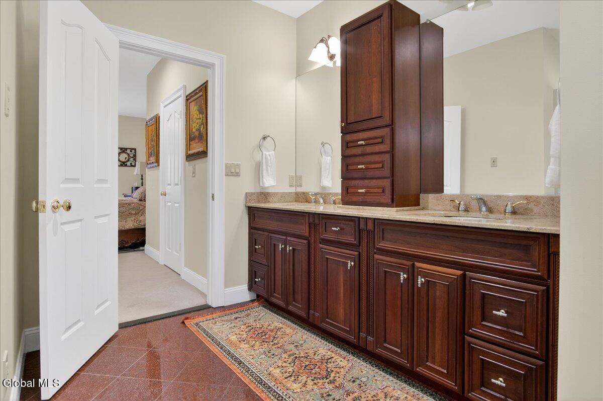 108 Woods Lane Colonie NY 12204
