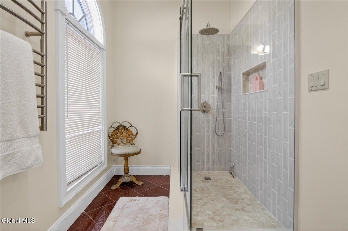 108 Woods Lane Colonie NY 12204