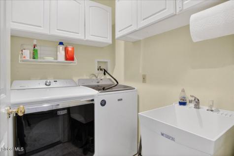 108 Woods Lane Colonie NY 12204