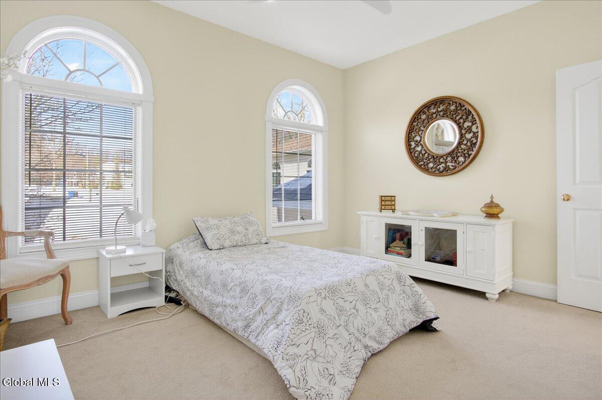 108 Woods Lane Colonie NY 12204