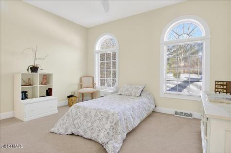 108 Woods Lane Colonie NY 12204