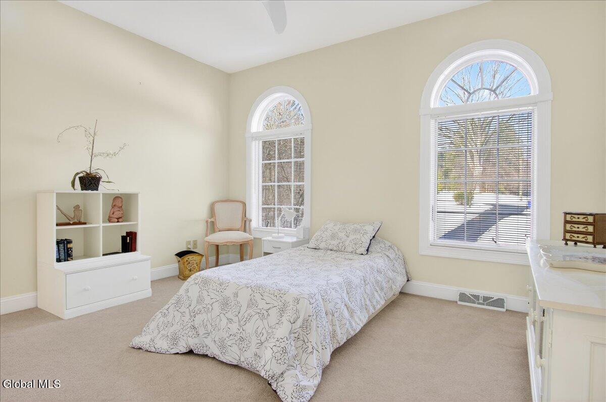 108 Woods Lane Colonie NY 12204