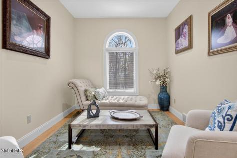 108 Woods Lane Colonie NY 12204