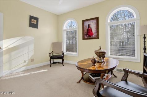 108 Woods Lane Colonie NY 12204