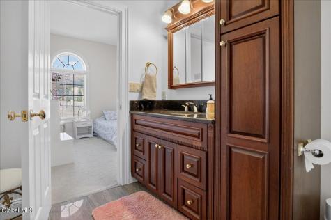 108 Woods Lane Colonie NY 12204
