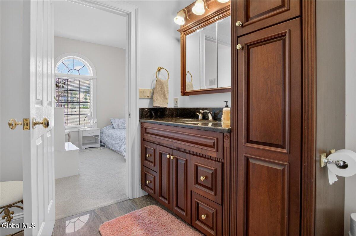 108 Woods Lane Colonie NY 12204