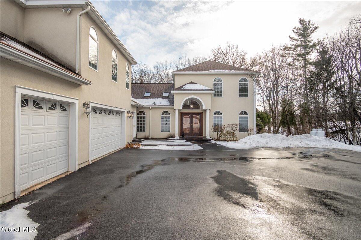 108 Woods Lane Colonie NY 12204