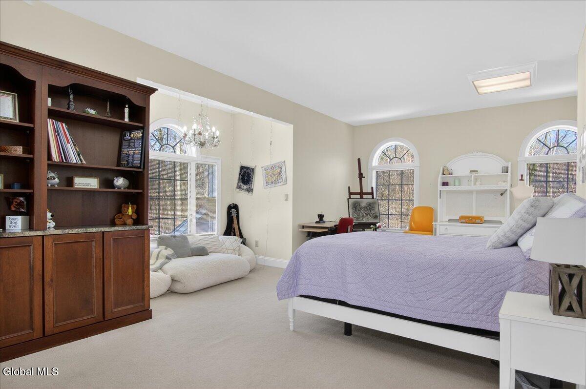 108 Woods Lane Colonie NY 12204