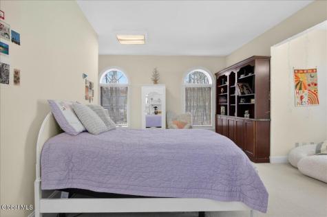 108 Woods Lane Colonie NY 12204