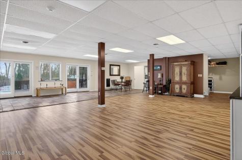 108 Woods Lane Colonie NY 12204