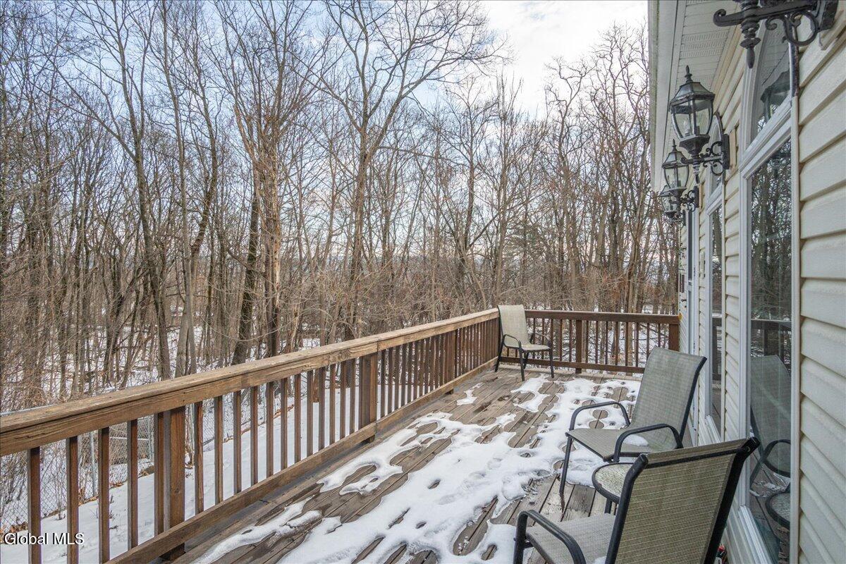 108 Woods Lane Colonie NY 12204