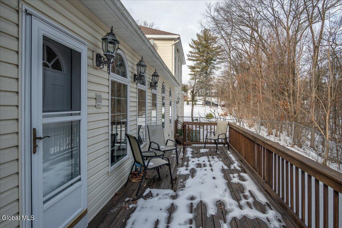 108 Woods Lane Colonie NY 12204