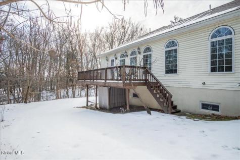 108 Woods Lane Colonie NY 12204