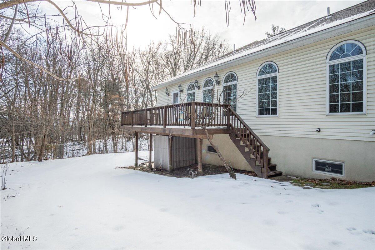 108 Woods Lane Colonie NY 12204