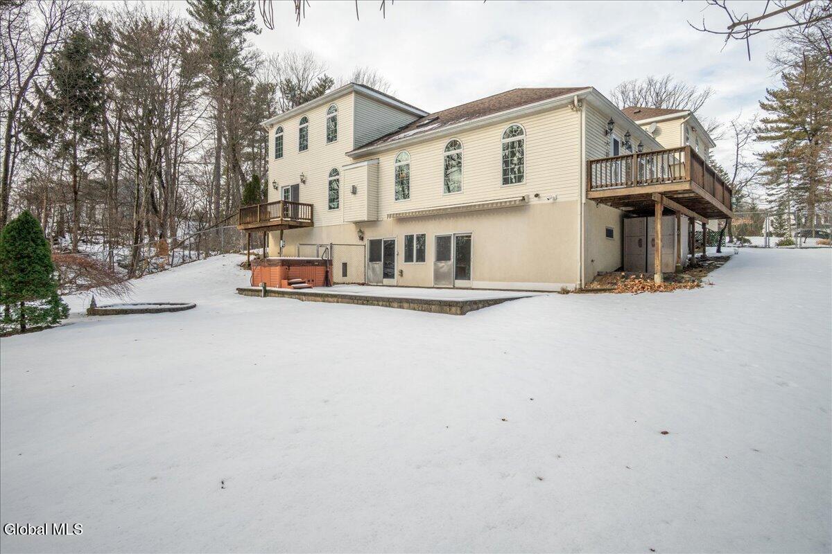 108 Woods Lane Colonie NY 12204