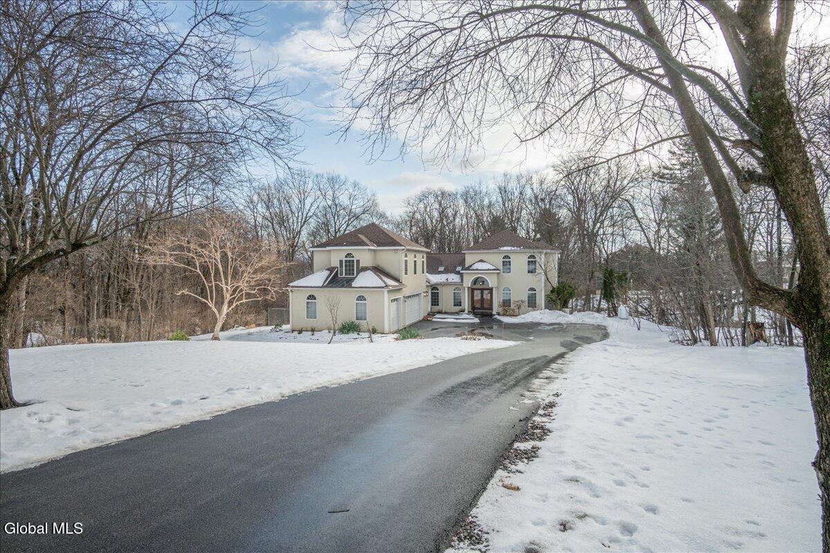 108 Woods Lane Colonie NY 12204