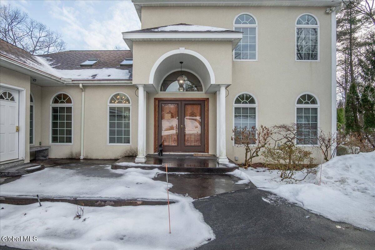 108 Woods Lane Colonie NY 12204