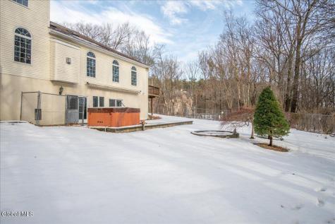 108 Woods Lane Colonie NY 12204