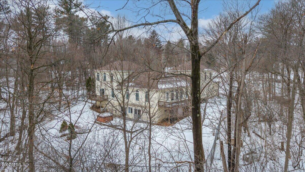 108 Woods Lane Colonie NY 12204