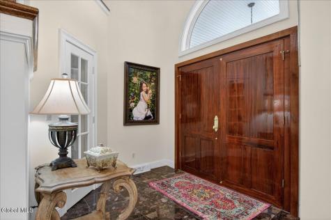 108 Woods Lane Colonie NY 12204