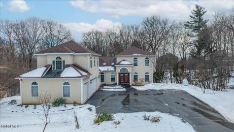108 Woods Lane Colonie NY 12204