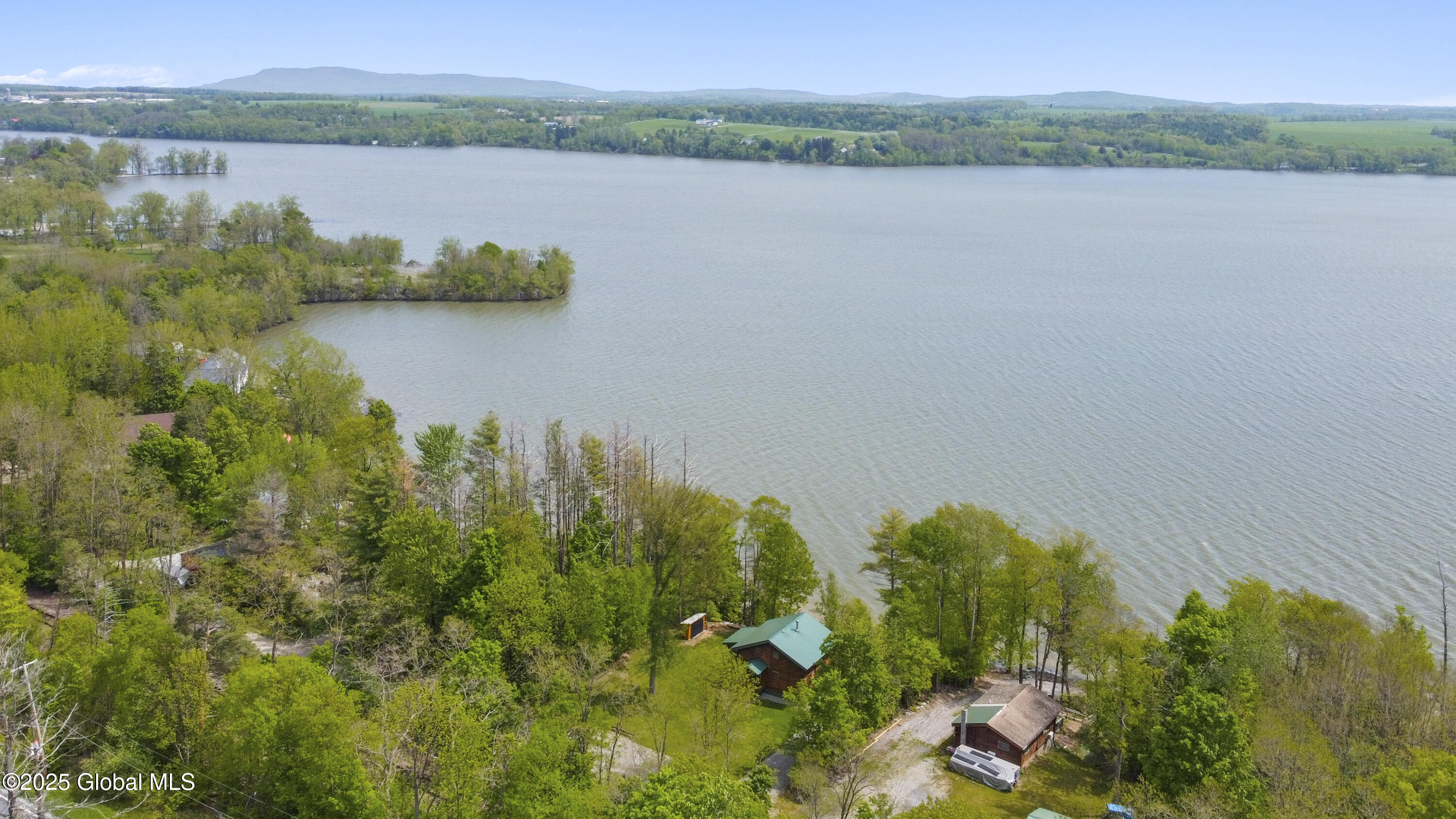 89 Captains Cove Crown Point NY 12928