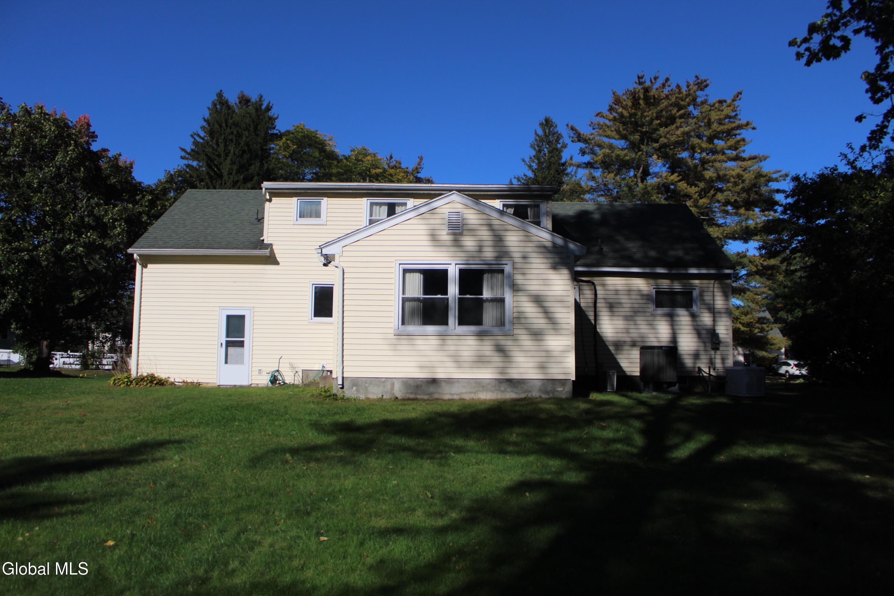 4 Country Road Albany NY 12203