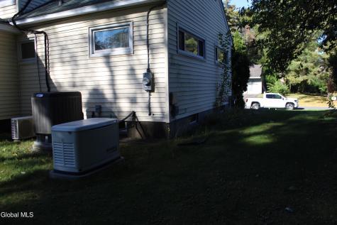 4 Country Road Albany NY 12203
