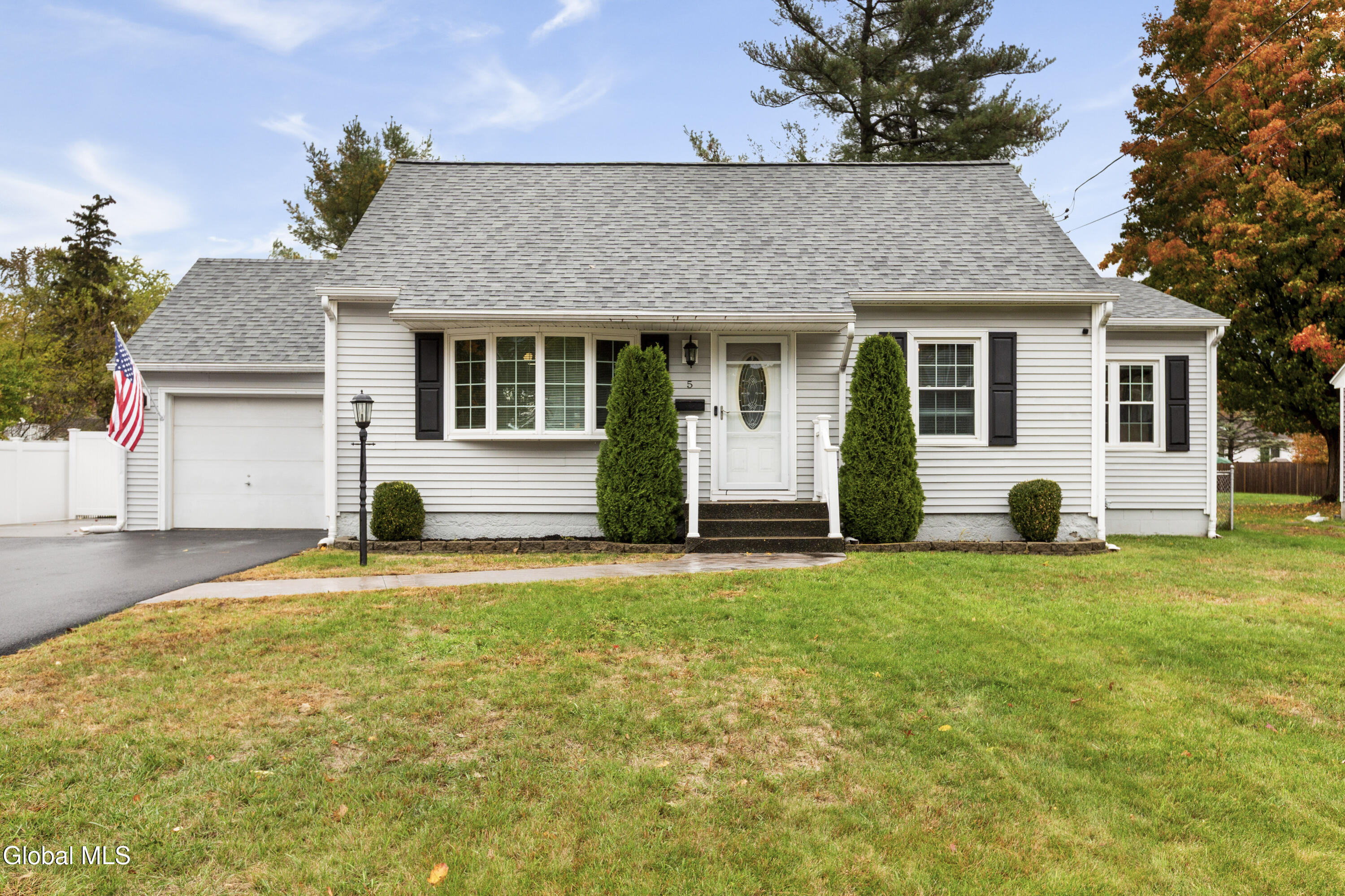 5 Oakwood Drive Albany NY 12205