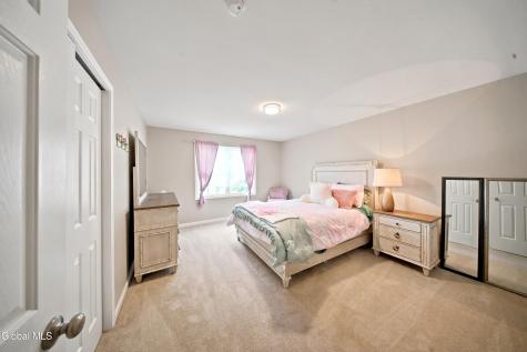 12 Bridget Circle Cohoes NY 12047