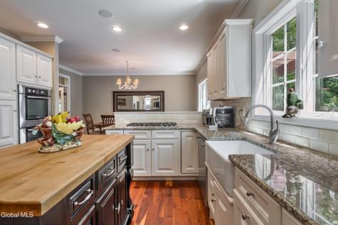 15 Wildwood Drive Loudonville NY 12211