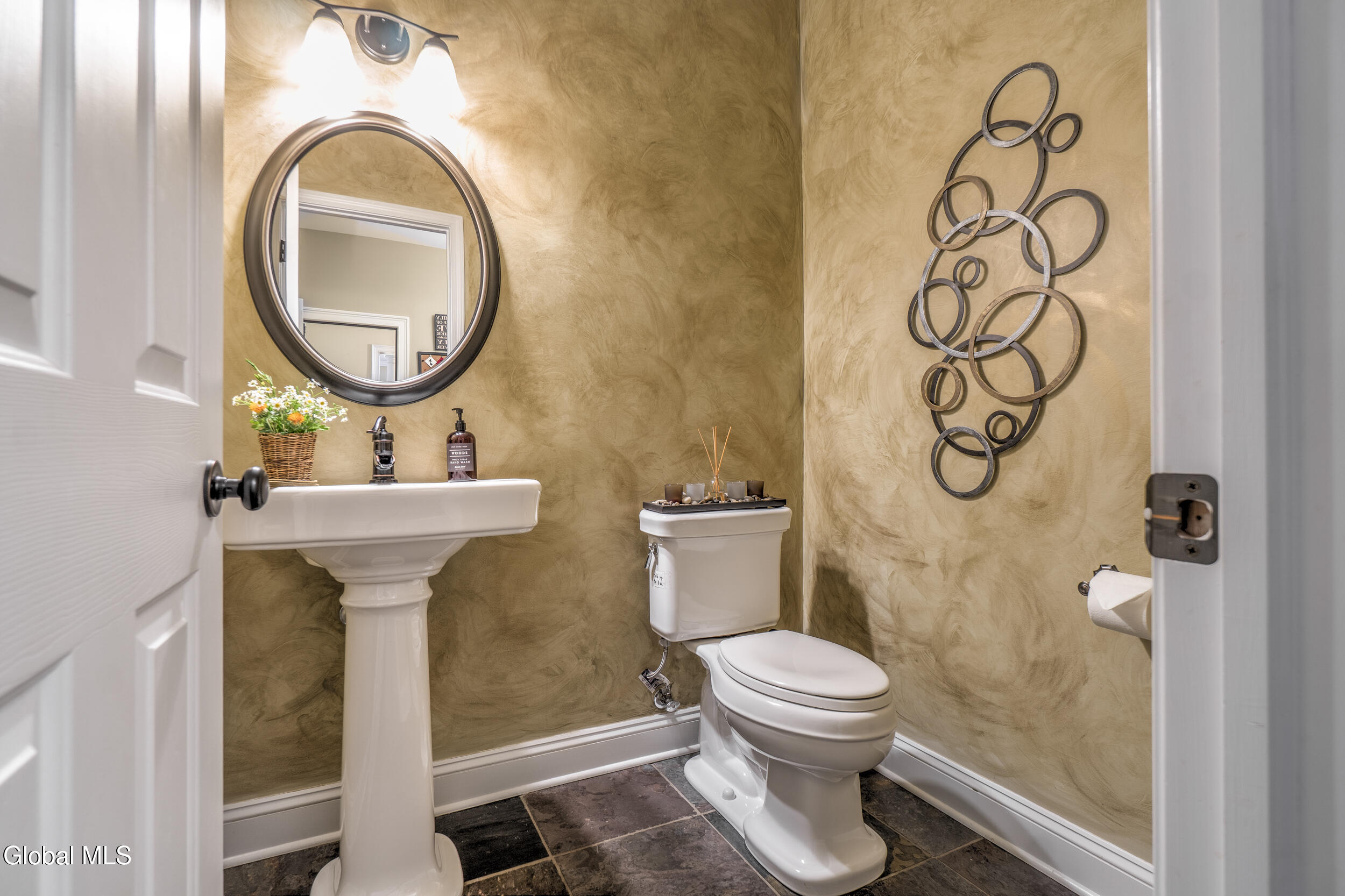 15 Wildwood Drive Loudonville NY 12211