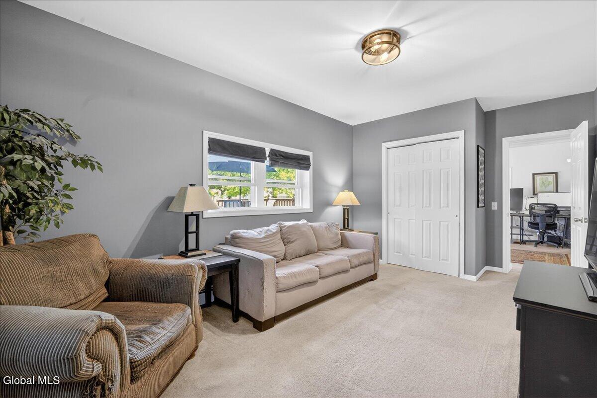 3423 Gari Lane Schenectady NY 12303
