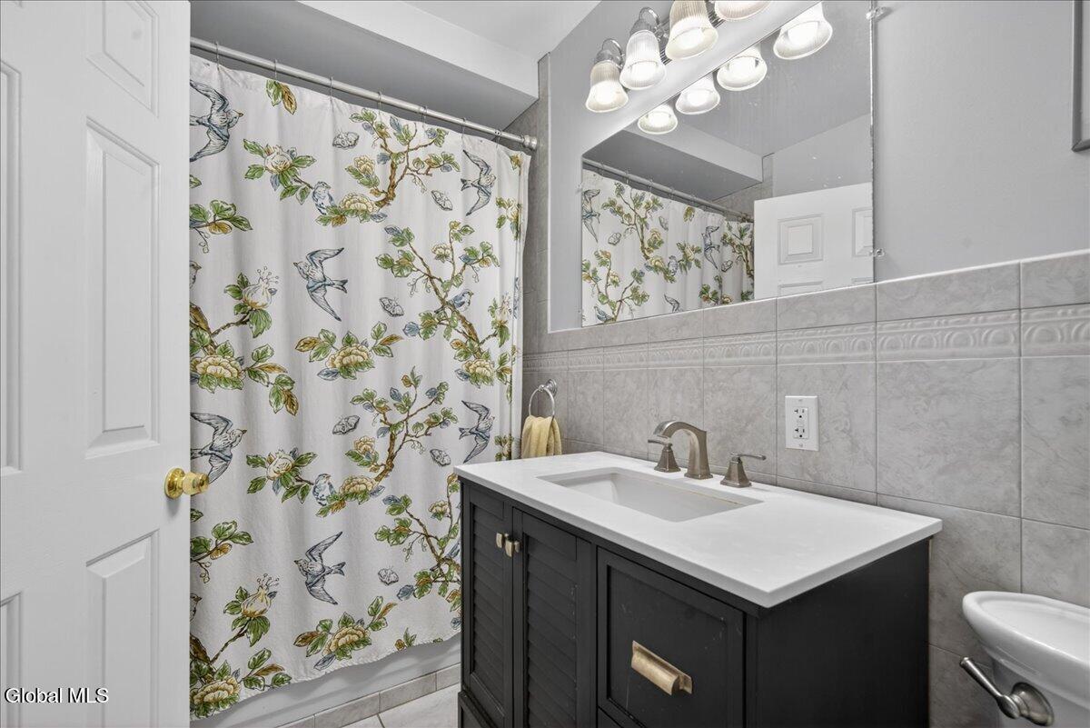 3423 Gari Lane Schenectady NY 12303
