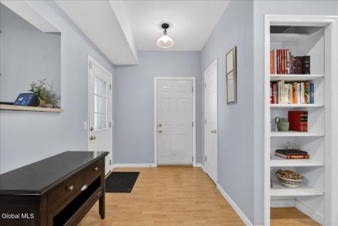 3423 Gari Lane Schenectady NY 12303