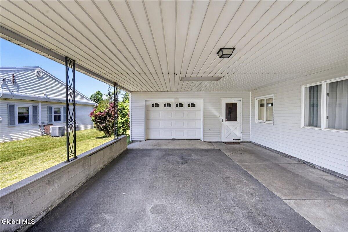 3423 Gari Lane Schenectady NY 12303