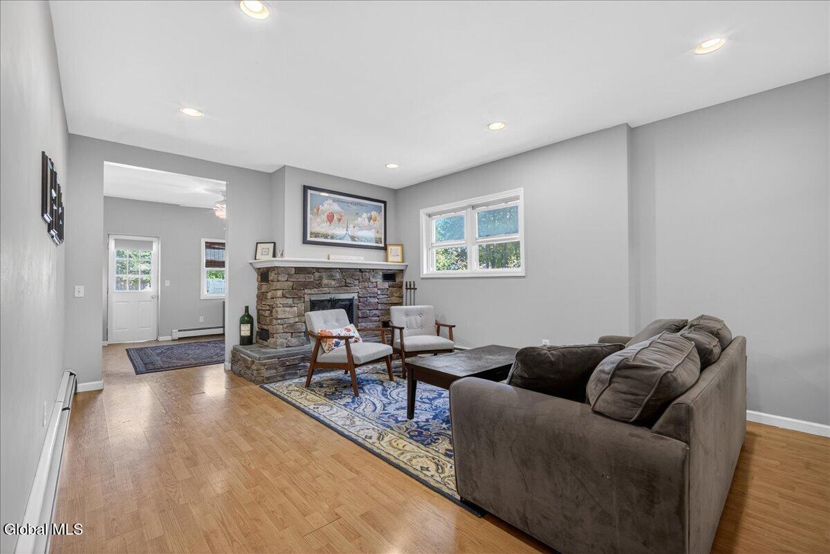 3423 Gari Lane Schenectady NY 12303