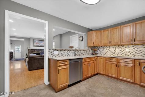 3423 Gari Lane Schenectady NY 12303