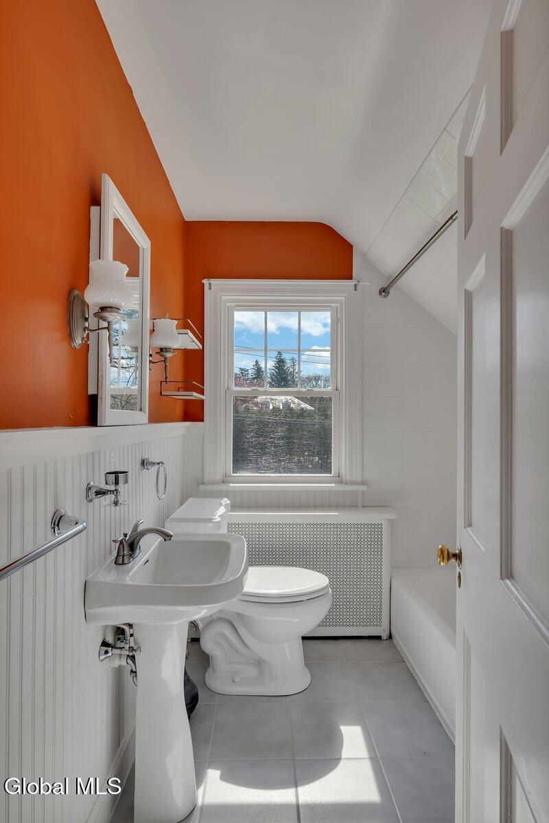 7 Tudor Road Albany NY 12203