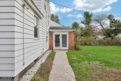 7 Tudor Road Albany NY 12203