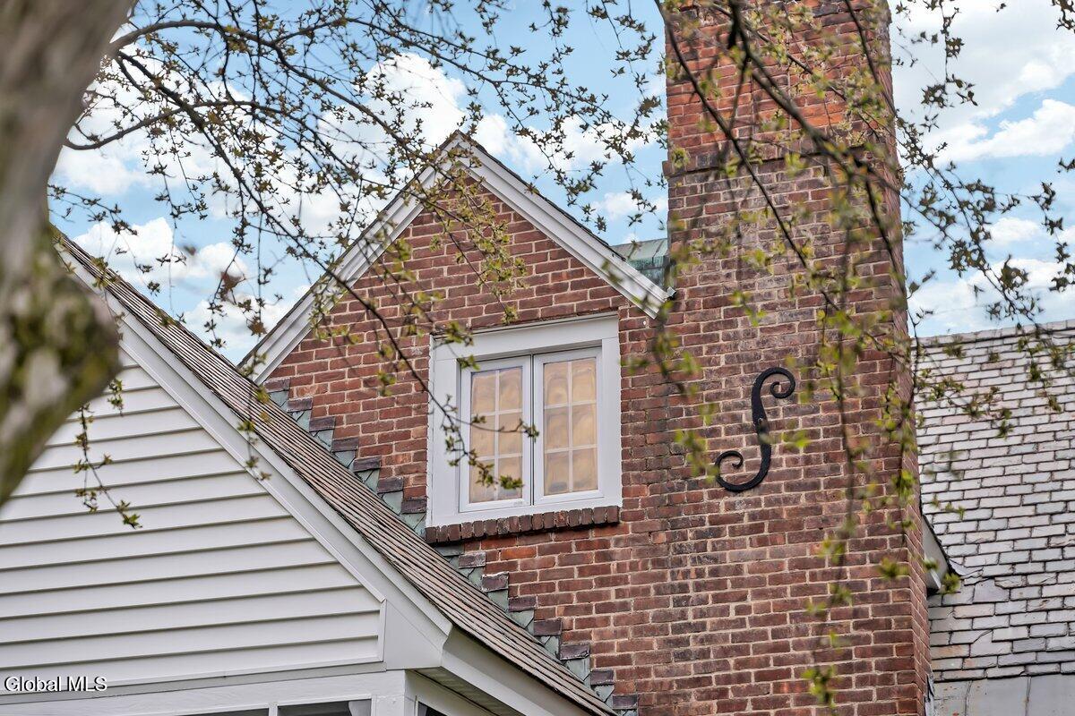 7 Tudor Road Albany NY 12203