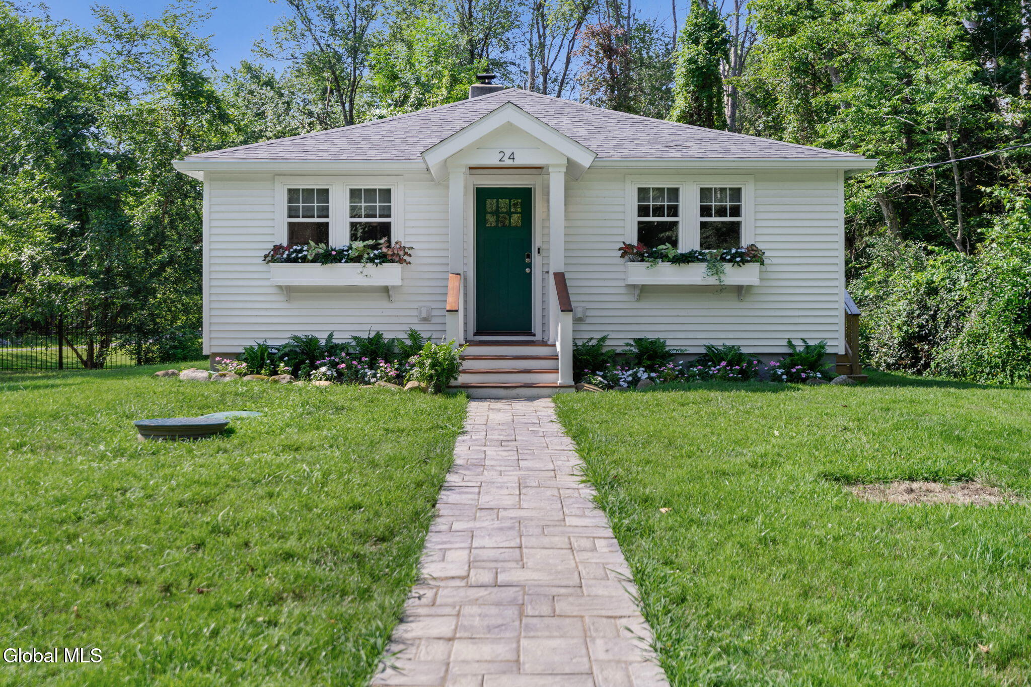 24 W Kaydeross Avenue Saratoga Springs NY 12866