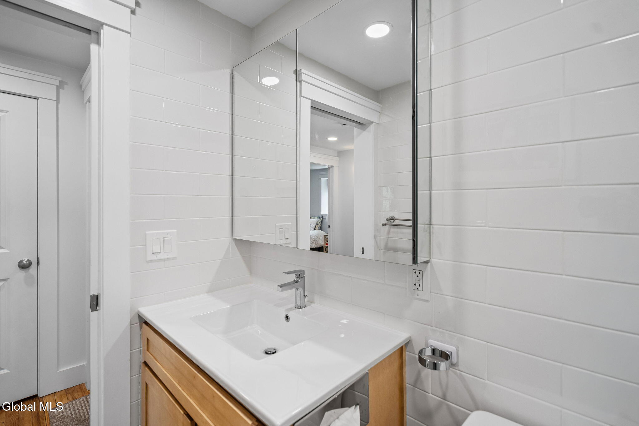 24 W Kaydeross Avenue Saratoga Springs NY 12866